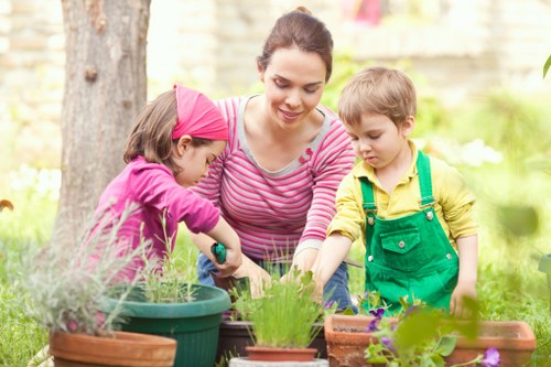 Free quote policy and clear pricing for Landscapers Gunnersbury